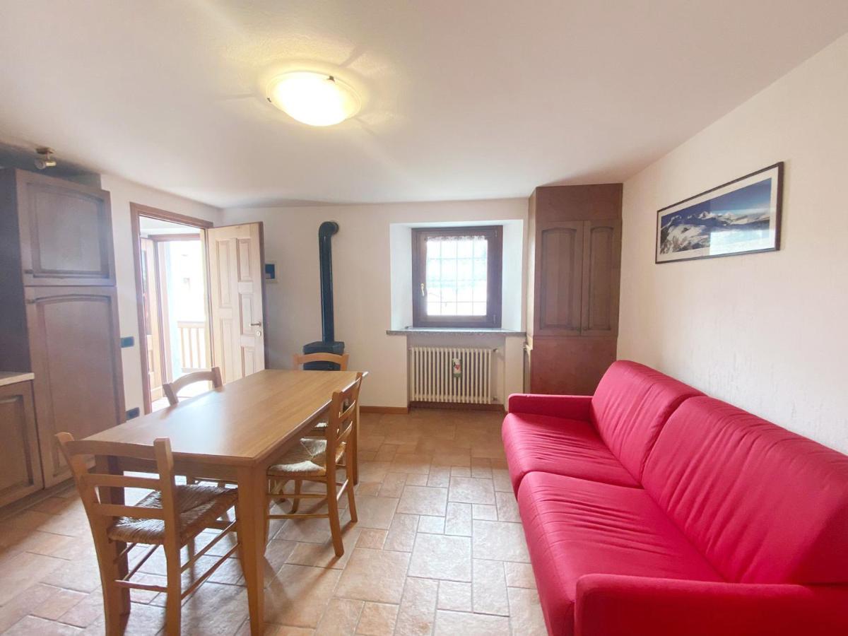 The Snow - Appartamento Panoramico Con Balcone Champoluc Exterior photo